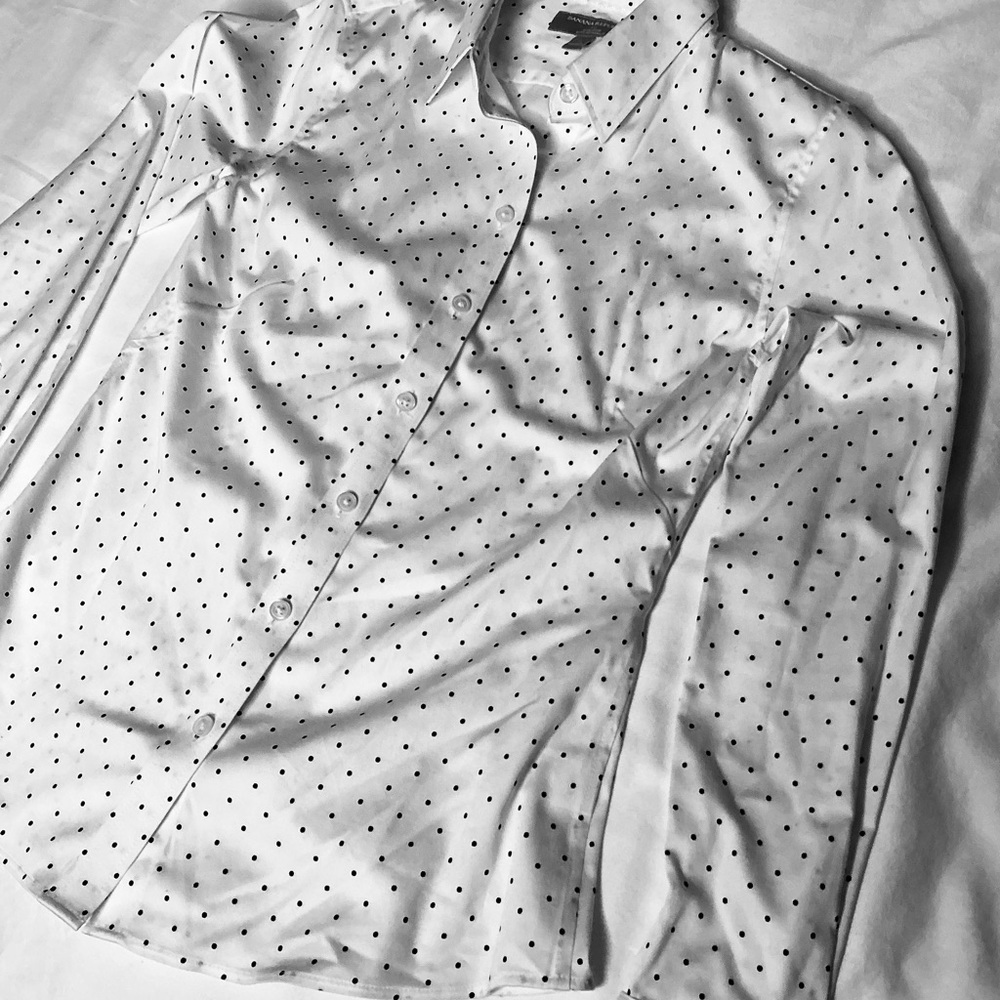 Banana Republic Women's White Polka Dot Button Down Shirt - Picture 4 of 5